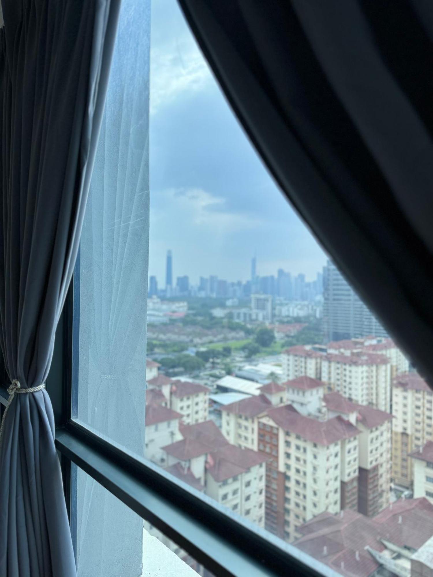Reizz Residence By Nexus Suites Куала Лумпур Екстериор снимка